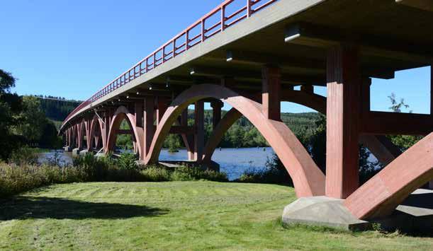 17-1034-1 Bro över Fryken vid Nilsbysundet Nilsbybron är en av de mest iögonfallande broarna som uppfördes under 1990 talet.