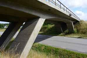 Vägbanorna som skulle överbryggas blev bredare och den fria höjden under viadukterna ökade.