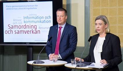Uppdraget överlämnades 31 mars Presskonferens på