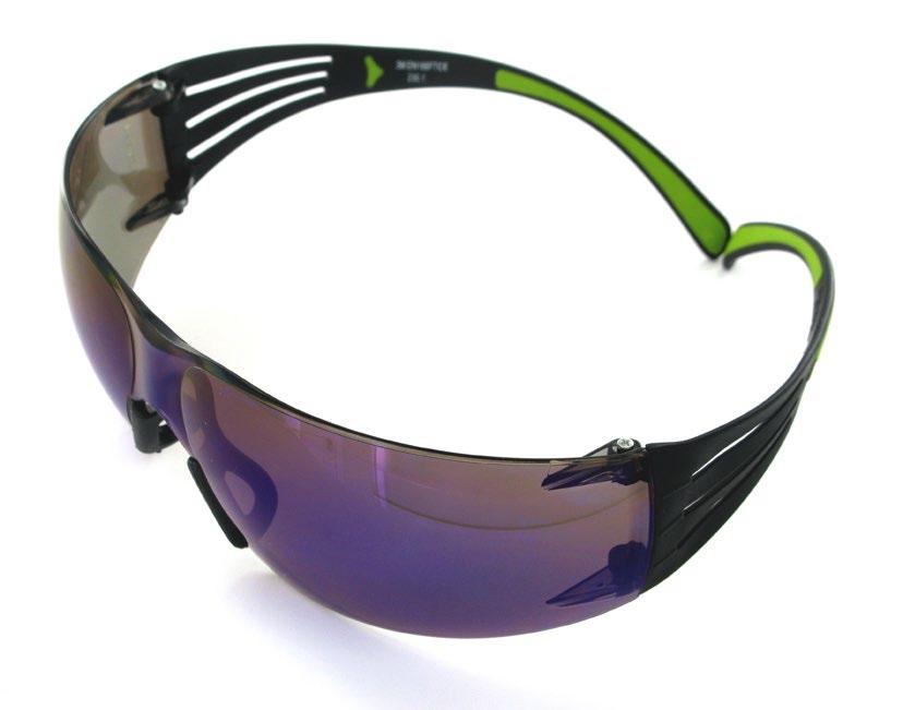 Skyddsglasögonen i 3M SecureFit 400-serien är konstruerade med patenterad självjusterande 3M Pressure Diffusion Temple-teknologi ett