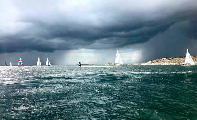 16 ANNONSBILAGA FRÅN STENUNGSUNDS SEGELSÄLLSKAP Fototävling Tjörn Runt-veckan 2018 Bilder skall vara i färg, digitala och högupplösta. Inga pappersbilder accepteras. Max två bilder per deltagare.