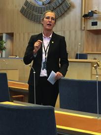 Anette Åkesson vår första riksdagsledamot Kommunens första kvinnliga kommunalråd och numera Båstads första moderata riksdagsledamot. Anette Åkesson slog sönder glastaket 2006.