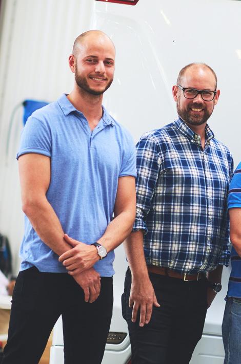 NYTT KABE 2018 Andreas Kelekidis, utvecklingschef för Husbilar och Tobias Jarnegren, inköpare Husbil har arbetet med den nya Imperial-bilen. KABE Cinderella miljötoalett igår som standard.