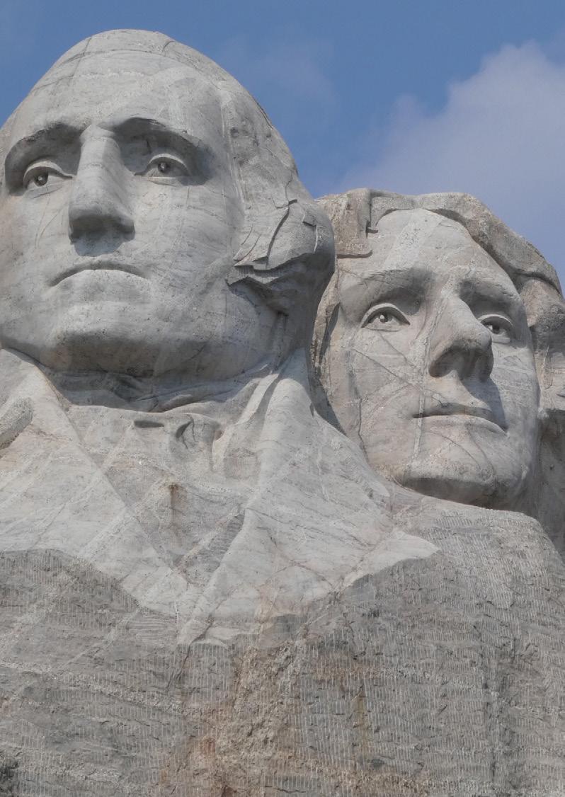 Resan På parkeringsplatsen vid det välbesökta presidentmonumentet i Mount Rushmore dök det plötsligt upp en KABE Tavelmaster 880 med dansk registreringsskylt!