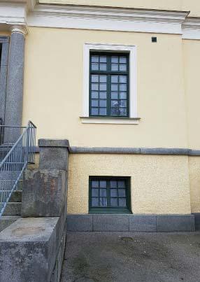 2. UTVÄNDIG GESTALTNING 2.2 FASADER Fasader, fönster, markiser Byggnadens ytterväggar utformas av prefabricerade betongelement.