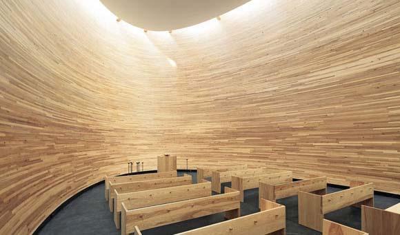 3.2 PUBLIKA RUM Rum för andakt I anslutning till entréhallen ligger ett rum för meditation, bön och samtal med företrädare från olika trossamfund.