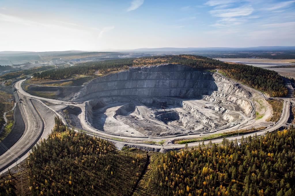 Järnmalm Iron ore JÄRNMALMSGRUVOR I SVERIGE Iron ore mines in Sweden LKABs järnmalmsgruvor i Norrbotten Järnmalmerna i Kirunavaara och Malmberget, och flera andra järnmalmer i Norrbotten samt några i