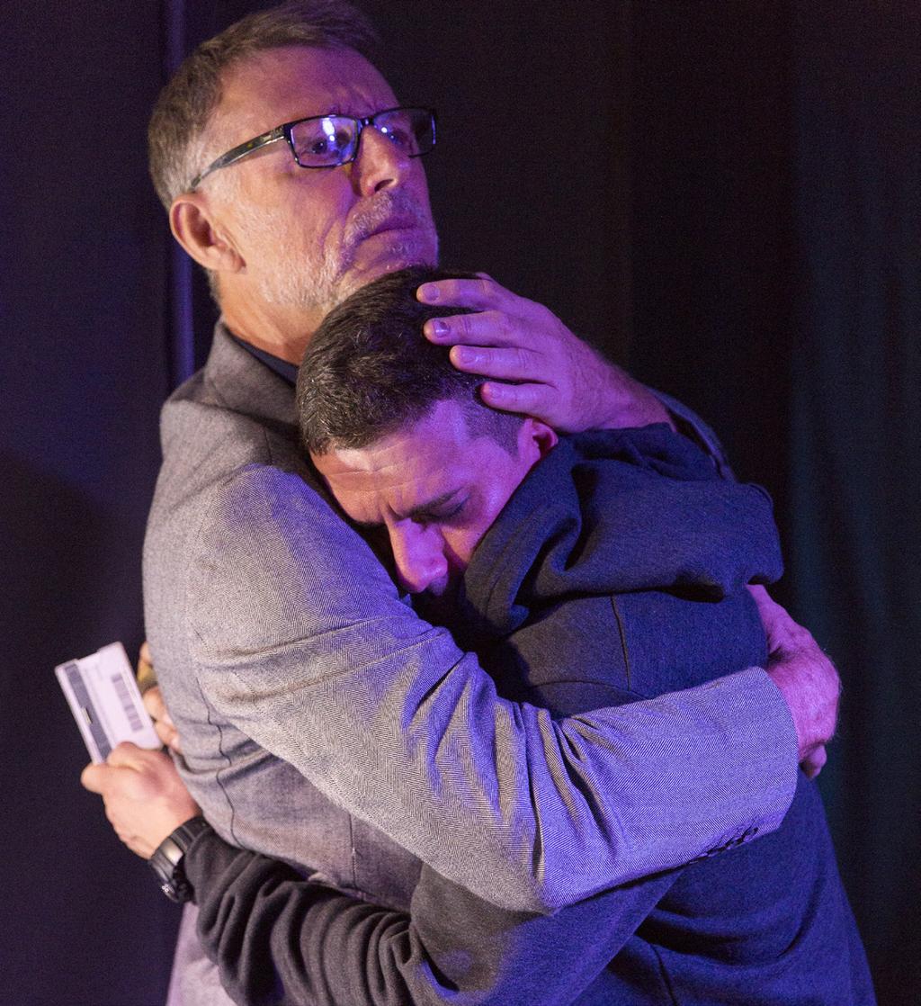 PRAKTISK INFO Teater Gradängscen / Stora scenen Foto: Martin Skoog (ord pris 110 kr) Torsdag 28 februari kl. 9.00 Torsdag 28 februari kl. 11.00 SANT ENLIGT VEM? TEATER TRE ca.