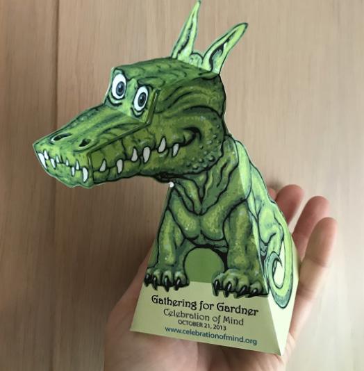 Draken Dino Kopiera upp ett ex av mallen till alla elever. Klipp ut draken Gå igenom vad mountain fold och valley fold innebär. Om det behövs, titta på instruktionsfilmen på ThinkFuns webbsida.