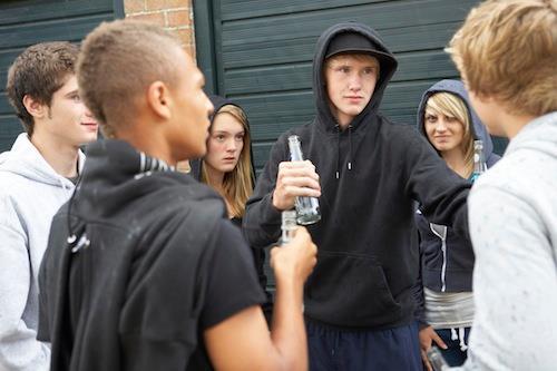 Om institutionsbehandling av ungdomar Institution som sista alternativ Institutionsmiljön riskerar att skapa en negativ ungdomskultur Små enheter med tät koppling till normalsamhället Få men tydliga