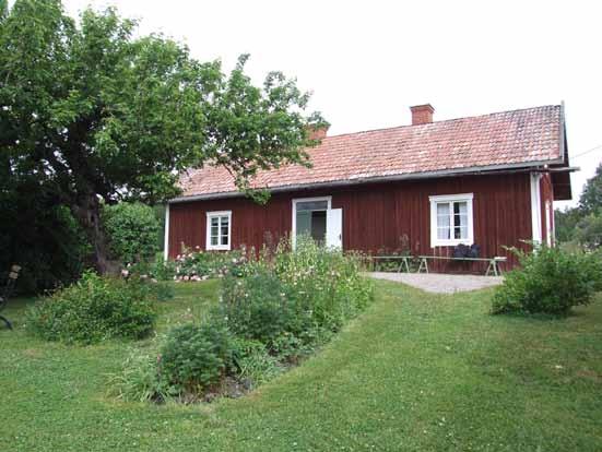 Inledning Under perioden maj till november 2011 har reparationsarbeten utförts på Långmaren. Sörmlands Naturbruk ansökte i oktober 2010 om bidrag till kulturmiljövård för vissa arbeten på Långmaren.