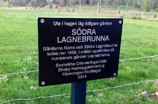 Vi beslöt oss för att sätta upp två skyltar i år, och det innebar att den 115:e och 116:e skylten denna onsdag kom upp i skogen!