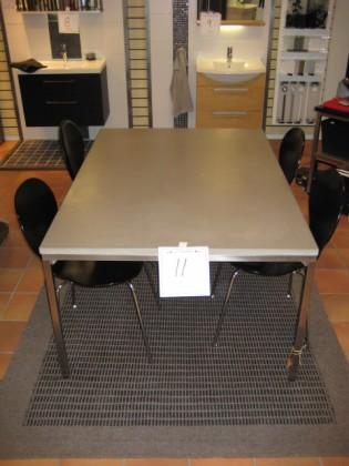 Rostfritt bord 110 cm x 160 cm med betong