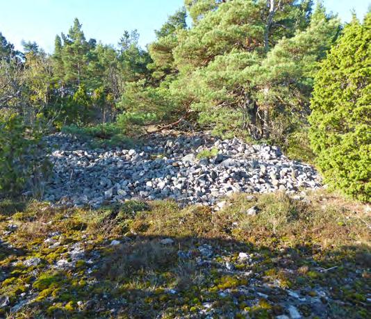 objekt 75 (till vänster) och