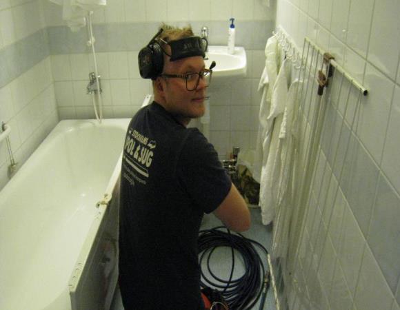 Stamspolningen är nu genomförd Stamspolningen av samtliga lägenheter och av gemsamhetslokalerna är nu genomförd. Generellt sett visade det sig att våra stammar var i gott skick.