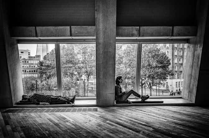 Bilden är väldigt befriande och väldigt skön, det finns nåt meditativt över bilden, inte bara över personerna i bilden.