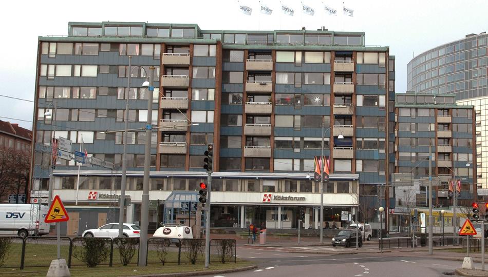 BESKRIVNING Bebyggelsen idag A) En beskrivning av kvarteret Opalens bebyggelse och de omgivande kvarteren. Kvarteret Opalen Kv Opalen har en trekantig form med spetsen riktad mot Burgårdsplatsen.