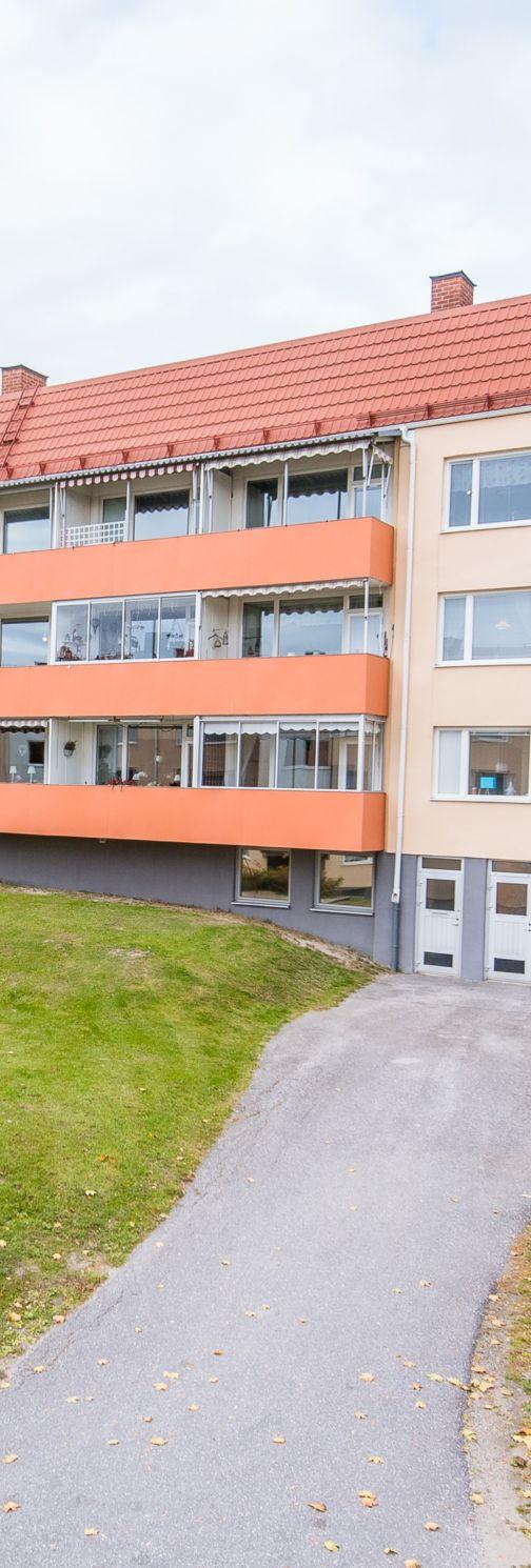VÄLKOMMEN Välkomna till denna fint renoverade lägenhet.