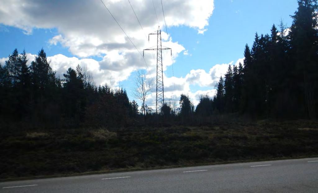 Figur 15. Befintlig 130 kv ledning mellan Myresjö och Sävsjöström. 6.6.2 Konsekvensbedömning Den planerade ledningen kommer att uppföras i enlighet med lagstadgat säkerhetsavstånd från andra ledningar.