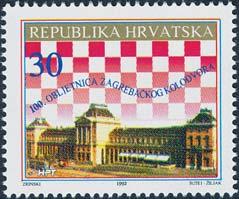 Den historiska byggnad som där ut - märker sig mest är Zagrebs sto - ra katedral som stod färdig år 1217.