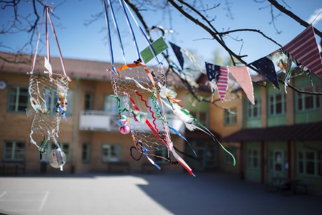 Fritidsverksamhet Edboskolan har integrerade fritidshem. Öppettiderna är kl 6.30 18.00 för elever i åk F-3. För barn mellan 10-13 år har vi öppen fritidsverksamhet, klubben på skolan.