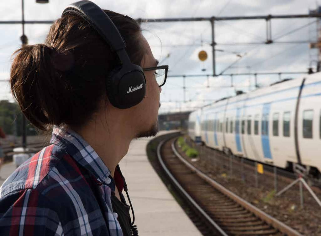 400 meter bort ligger Sollentuna station och därifrån tar det endast en kvart till T-centralen.
