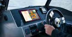 - UTRUSTNING Navi Simrad NSS 12 Evo3 Targabåge Automatiska Trimplan Zipwake Hydraulisk styrning Vindrutetorkare