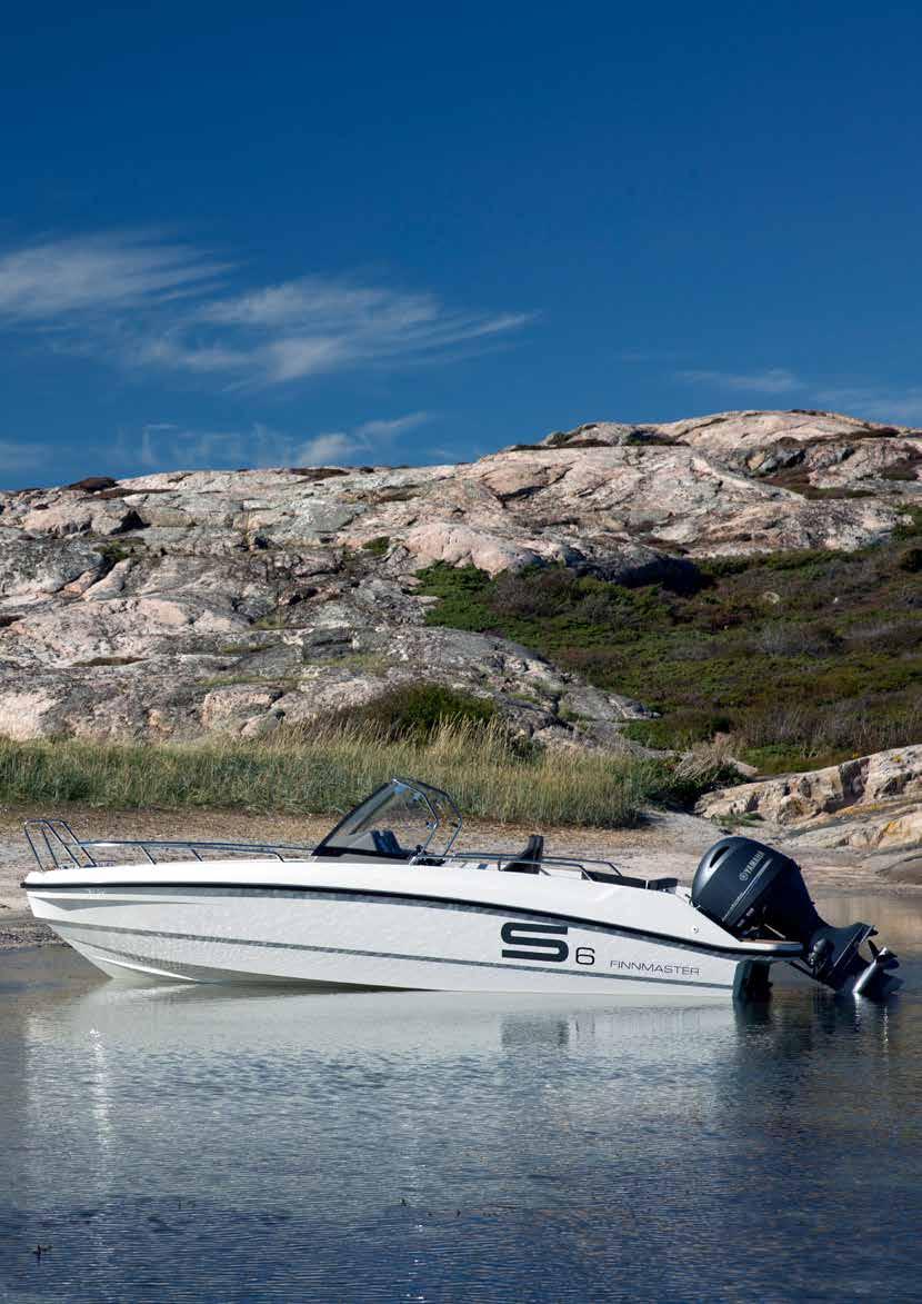 MADE IN THE MIDNIGHT SUN Välkommen till midnattsolens land. Här bor och verkar Finlands stoltaste båtbyggare under en magisk sommarhimmel, målad i de vackraste färgerna.