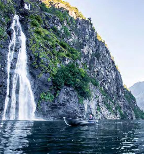 - Du sparar... 17 700.- Bärbar 25 l 30-50 hk 5 UTRUSTNING UTRUSTNING Navi Garmin 9 Flyttbara sittboxar i fören Navi Garmin 721xs Sjökort Bluechart g2.... 1 499.
