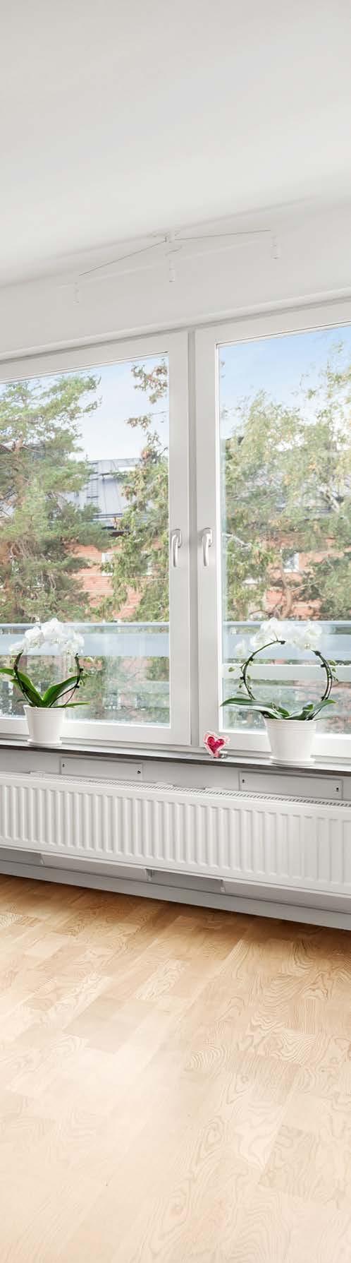 Beskrivning Högst upp i Brf Nockebylunden ligger denna fantastiska lägenhet om fyra rum och kök med egen avundsvärt stor terrass i två väderstreck och med flera utgångar, där du kan välja mellan sol