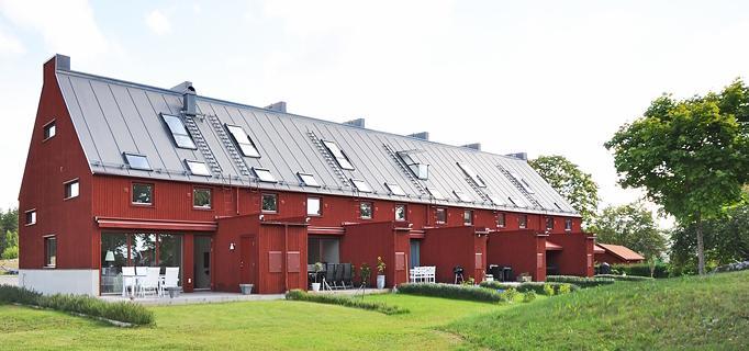 Byggnadsutformning Den nya bebyggelsen blir relativt låg, 1-2 våningar, för att förhålla sig till landskapet och