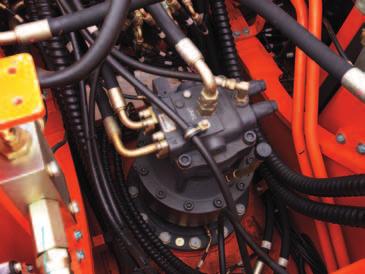 Den förbättrade dragkraften gör att kraften från hydraulsystemet kan användas på ett effektivt sätt. Snabbare arbetscykler förbättrar produktiviteten.