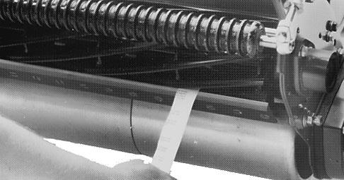 Figur 5 Obs: Underkniven flyttas 0,08 mm närmare cylindern varje gång justerskruven vrids ett moment. DRA INTE ÅT JUSTERSKRUVARNA FÖR HÅRT. 4.