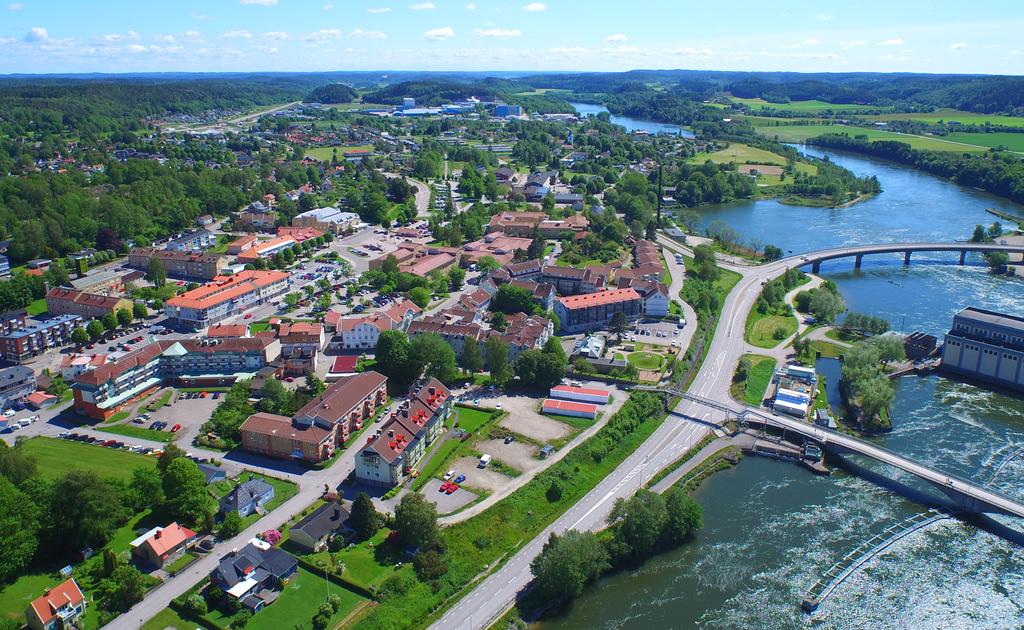 BOSTADSFÖRSÖRJNINGSPROGRAM LILLA EDETS KOMMUN -2022 Inledning INRIKTNING Bostadsförsörjningsprogrammet utgör riktlinjer för kommunens ambition om expansion och utveckling och bostadsbyggandets