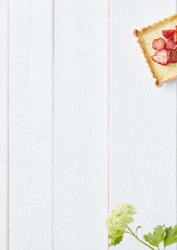 Limepaj på tre vis En paj lätt att ändra efter smak och säsong. Tillsätt kakao eller graham för annan textur, använd samma fyllning men byt ut toppingen. Grundrecept limepaj ca 12 bitar.