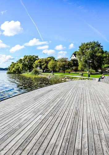 Vi vill ha nöjda hyresgäster, gamla som nya. Vi vill att våra hyresgäster ska ha råd att bo kvar efter upprustningen och vi vill ha en social stabilitet i våra bostadsområden.