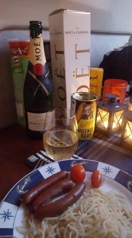 Pärlor norröver Sjön suger.. Efter en dag på sjön finns det intet bättre än en god middag, därför är maten ombord viktig. Men det behöver inte bara vara konserver och tråkig pasta.