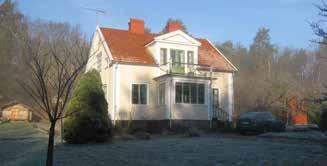 Under tidigt 1900-tal bebyggdes Lövekulle med flertalet stora sommarvillor i utpräglad sekelskiftesarkitektur, rik på