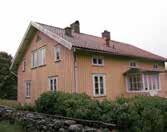dubbelhus från år 1889 och ryggåsstugan är av ädre datum.