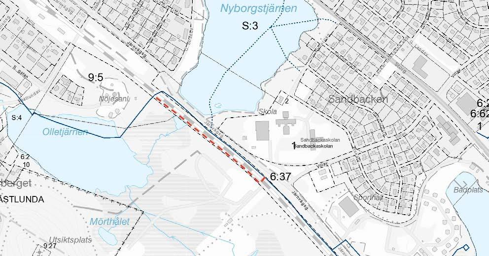 överfart kan ske vid infarten till Rymmarstadion och den nya campingen. Kartan nedan illustrerar befintliga skoterleder i blått och eventuell framtida omdragning i rött.