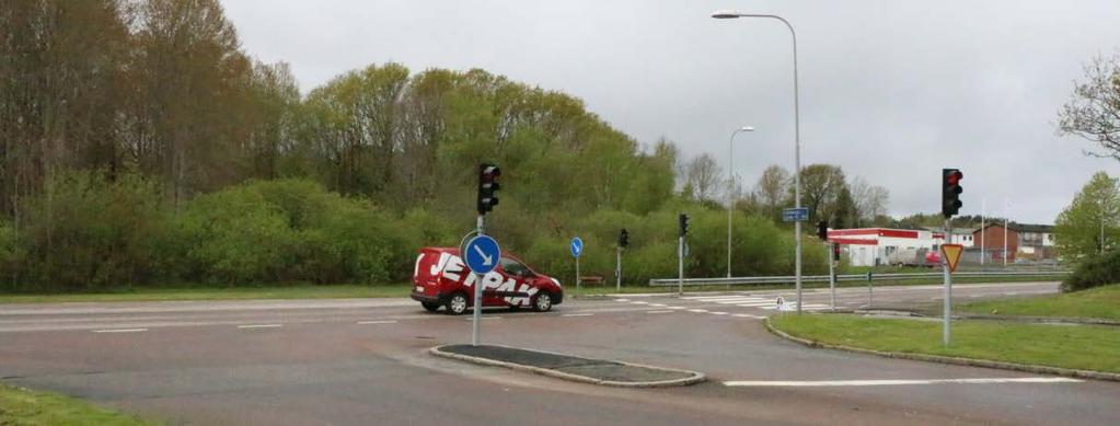 trafiksituation med köbildningar till följd. Med anledning av detta har mätningar av kötider genomförts enligt nedan. På Kongahällavägen mättes fördröjningen i oktober 2013.