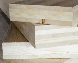 De brädor eller plank som används vid tillverkning benämns ofta lameller.