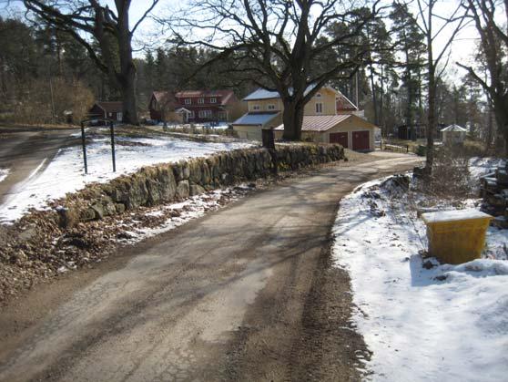 14 (25) 3.4 Område D Befintlig miljö Genom område D löper Korsviksvägen som ansluter söder om väg 1136. Området är beläget strax öster om friluftsområdet Sandvik, se bilaga.