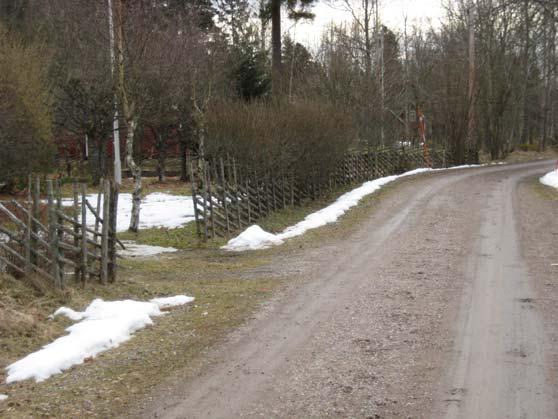 9 (25) Bild 7. Punkt B6, äldre gärdsgård.