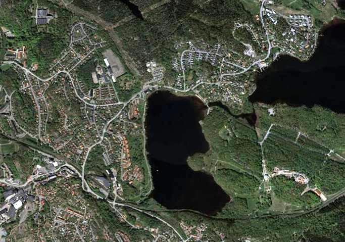 som använts för regleringen av sjön har vid behov kontrollmätts med nivån för Kungsstenen som referens.