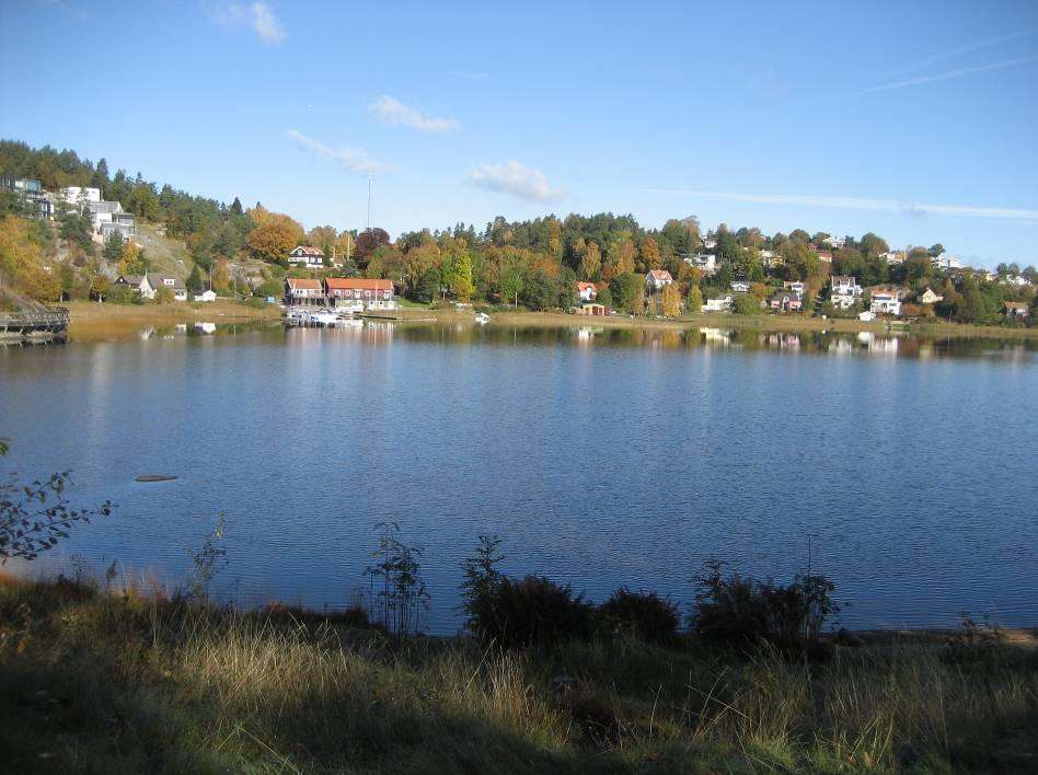 3.2 Rådasjön Rådasjön är till ytan ca 2,0 km 2 stor och förbinds med Stensjön via Ståloppet. Av de båda sjöarnas totala yta, ca 2,5 km 2, utgör Rådasjöns ca 80 %.