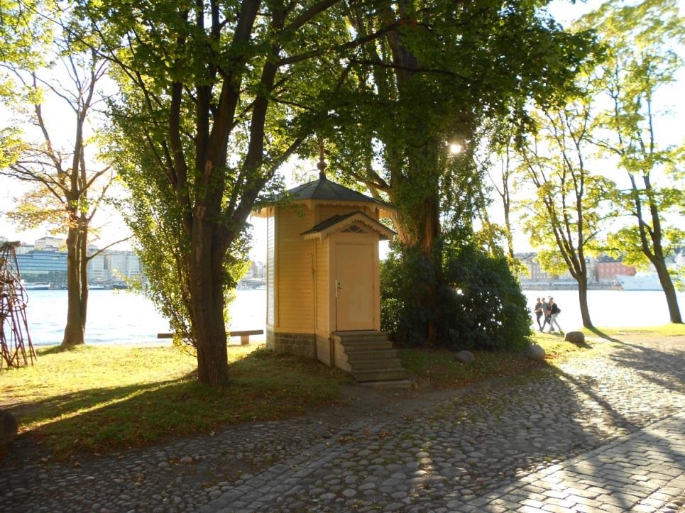 Följande rapporter beskriver mer om hur havet stiger och hur detta påverkar Mälaren och/eller Stockholm: Förslag till ny reglering av Mälaren (Andréasson m. fl., 2011).