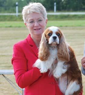 När vi kom till Lotta och möttes i dörren av hennes två tikar, då undrade vi på om det var