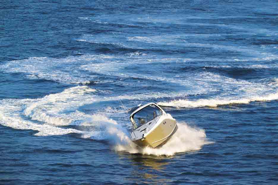 Axius inkluderar Next Generation Steering servostyrning: Anpassningsbar styrrespons Självcentrerande och med justerbar friktion Mekanisk tiltbar ratt Digital