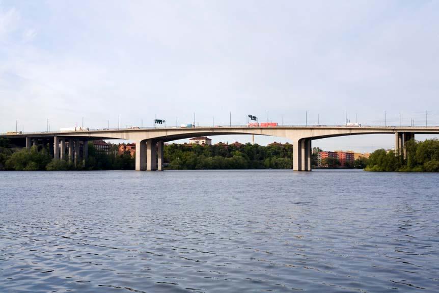 Gröndalsbron Tillhör E4/E20 Essingeleden Tre parallella broar; två för